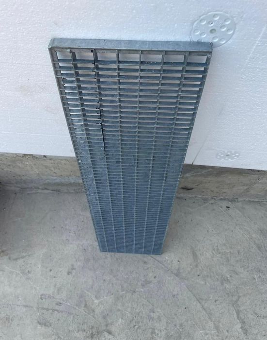 trepte zincate galvanizate
