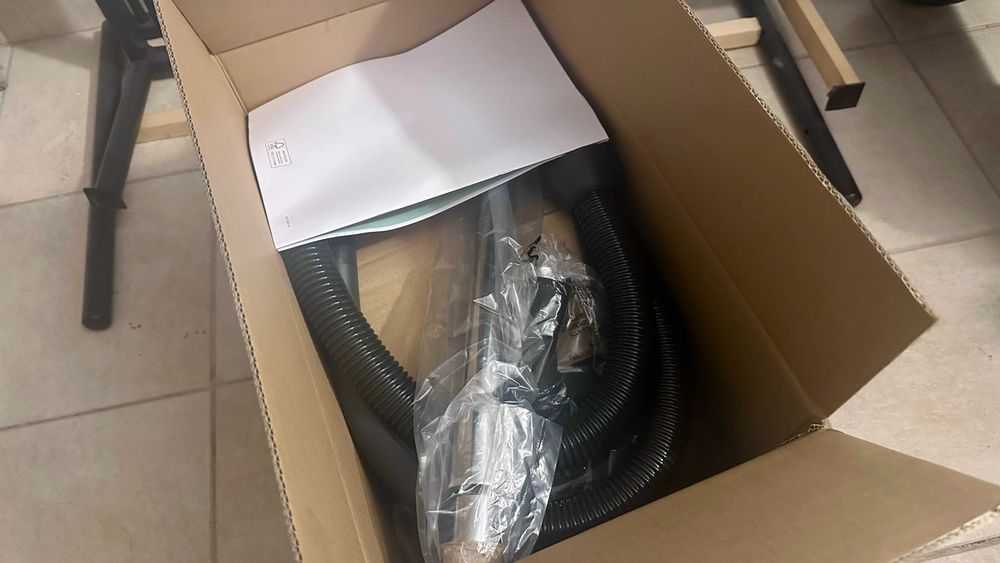 Aspirator cu sac NOU Electrolux Seria 300 EB31C1UG