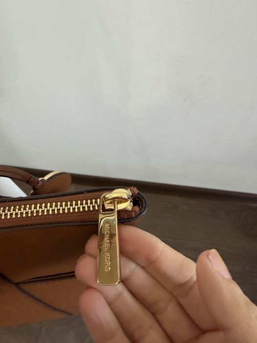 Оригинална чанта Michael kors