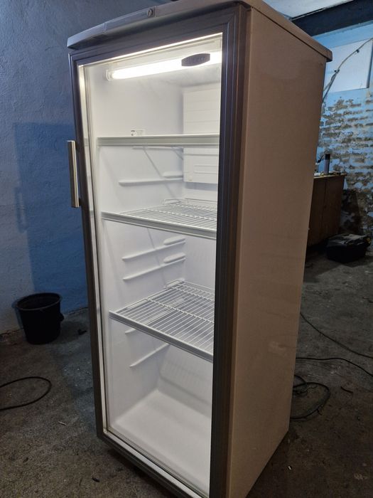 Продаю холодильник