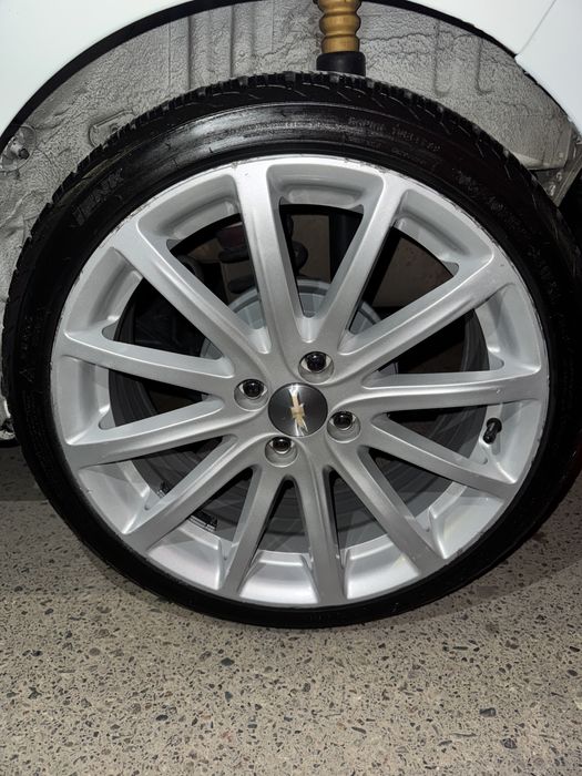 355$ Coblt Diska \ Balon R17 205/40/17 Archa