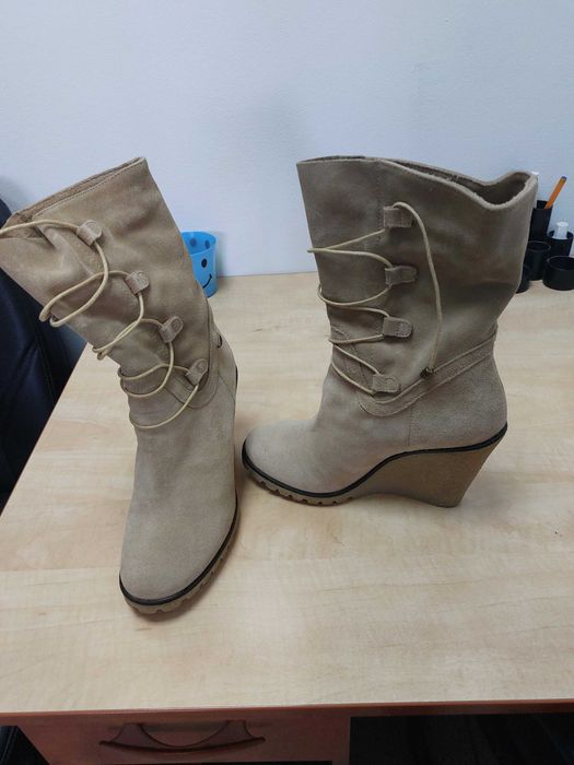 Ghete piele intoarsa, noi, masura 39-40