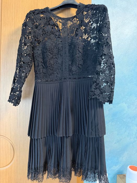 Рокля с дантела на Zara