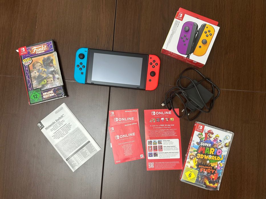 Пълен комплект конзола Nintendo Switch + игри и допълнителни контролери (Joy-Con)