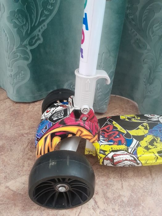 Самокат в отличном состоянии