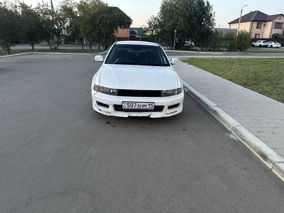 Mitsubishi galant 8