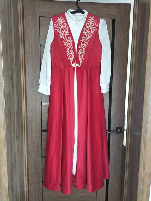 Продам платье и комзол