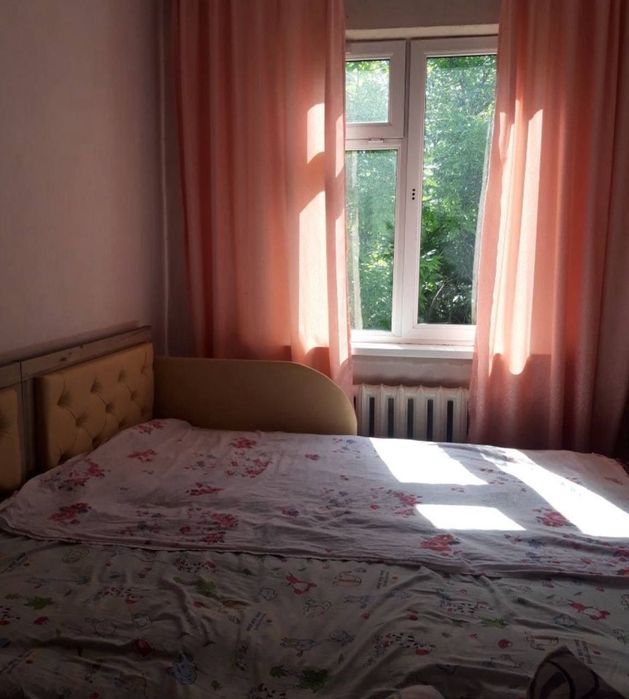 Юнусабад 7 квартал. Продается квартира  2/4/4