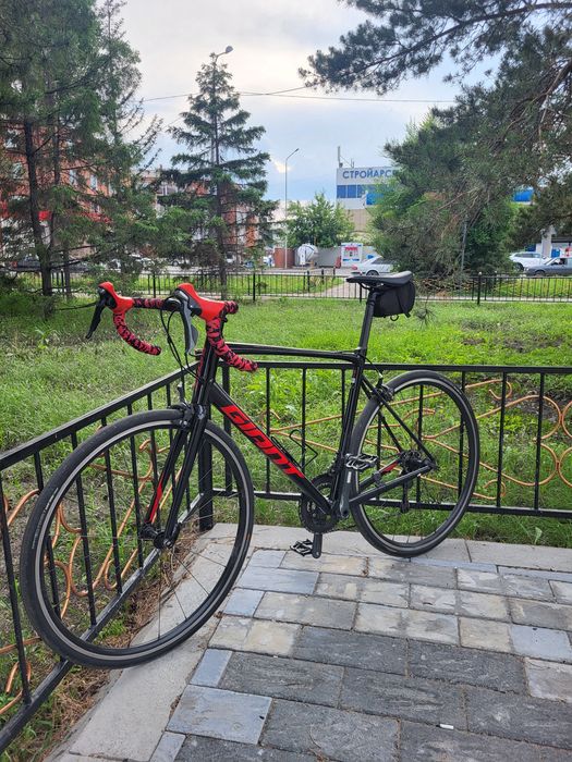 Продам шоссейный велосипед Giant Contend SL 2