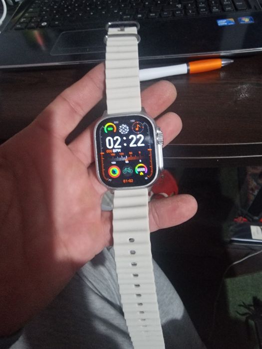 Чисто нов смарт часовник