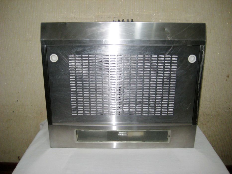 Вытяжка Sitronic оригинал мошна тянет почти новым состоянии!