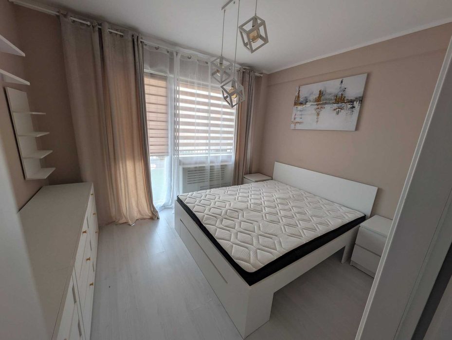 Apartament 47 mp + 30mp terasa, priveliste, sub padure, parcare in garaj cu incarcator masina electrica personal TRIFAZIC, zona Teilor, Floresti