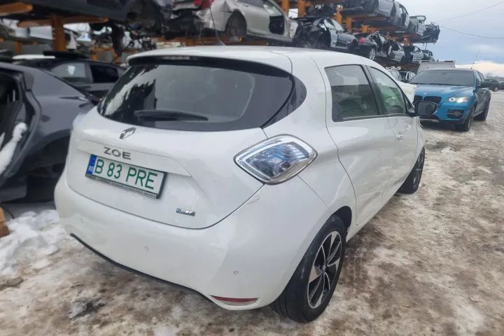lampa tripla stop bara spate haion  spira volan panou clima navigatie display oglinda stanga dreapta  Renault Zoe, an 2019, motor electric cod 5AQ607, putere 44.5 KWh, cutie de viteze automata, cod RA0001