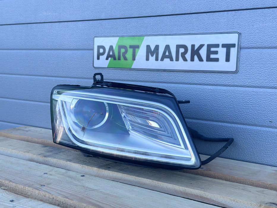 Десен фар AUDI Q5 SQ5 8R0941006C