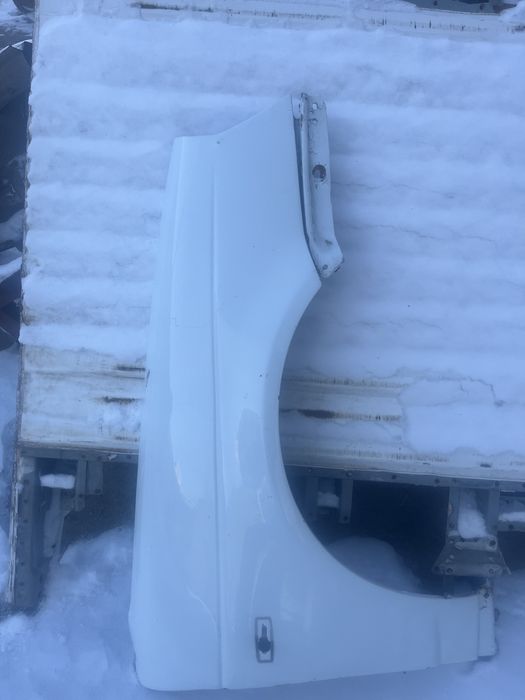 Продам переднее крыло ваз приора