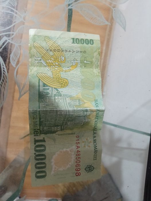 Vând bancnota de 10.000 de lei în stil vechi!