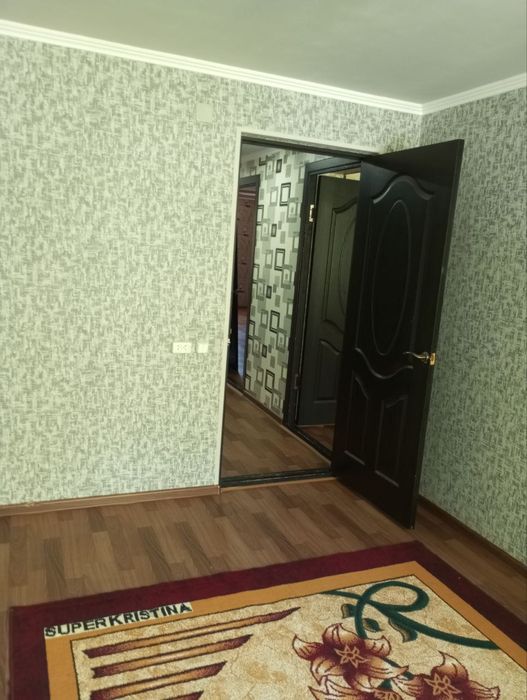 Продается 3 комнатная квартира.  Кирпичный дом. 3 этаж.