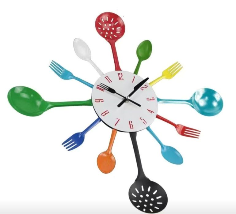 Часы настенные  разные кварцевые