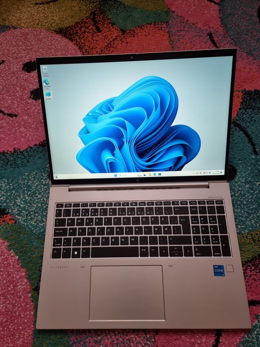 HP elitebook 860 g10 16 inch i5 1335u