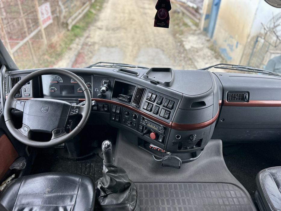 Autobasculanta volvo fh16 6x4,cap tractor