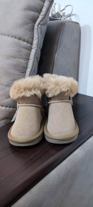 Încălțăminte de iarnă pentru bebe