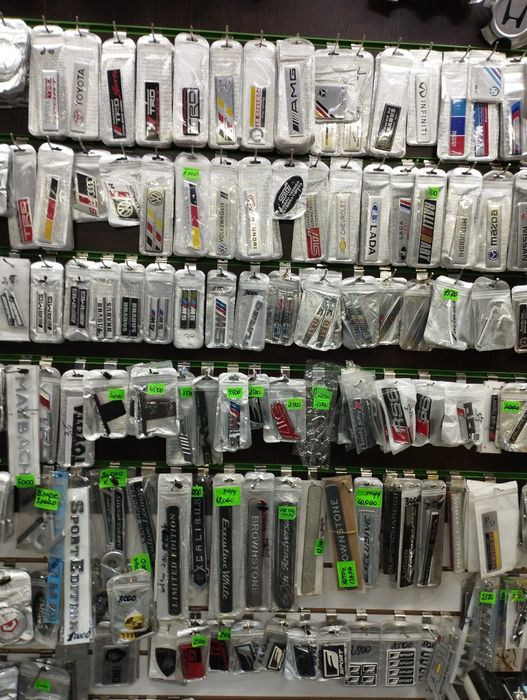 Шильдики значки надписи