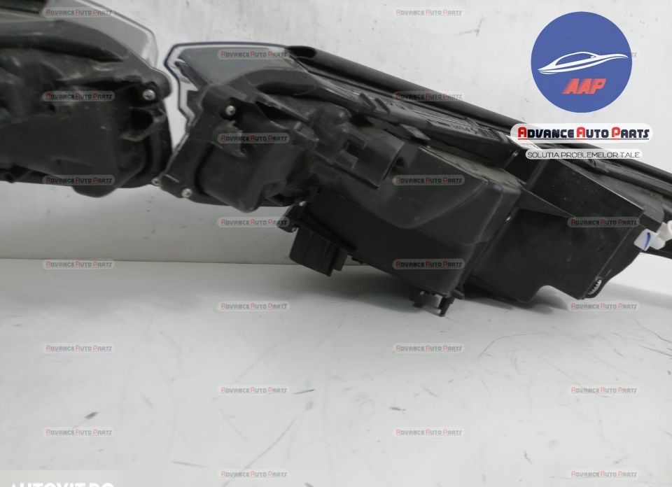 Фар Дясно пълен лед оригинален Тойота / Toyota C-HR [Десен фар с пълен