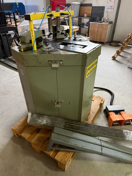 Ъглонабивна машина Pressta Eisele