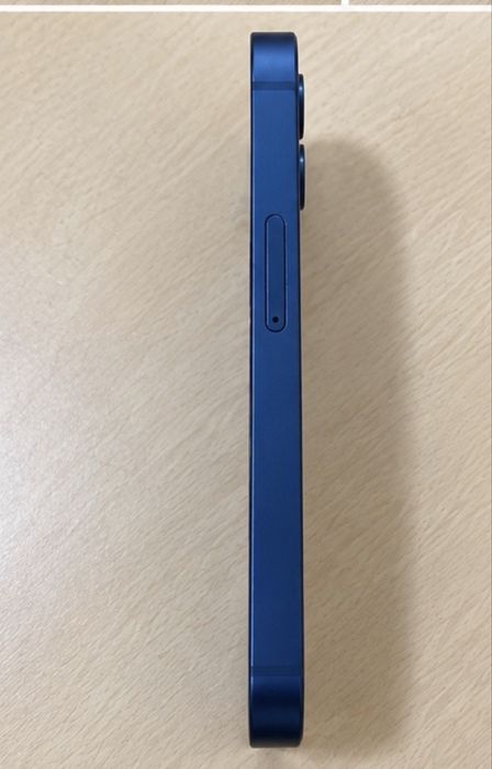 Iphone 12 в синем цвете