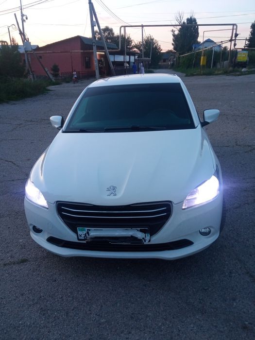 Продам автомобиль Пежо 301