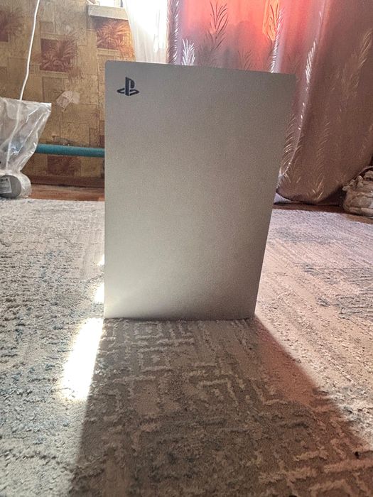 Ps5 в хорошем состояние