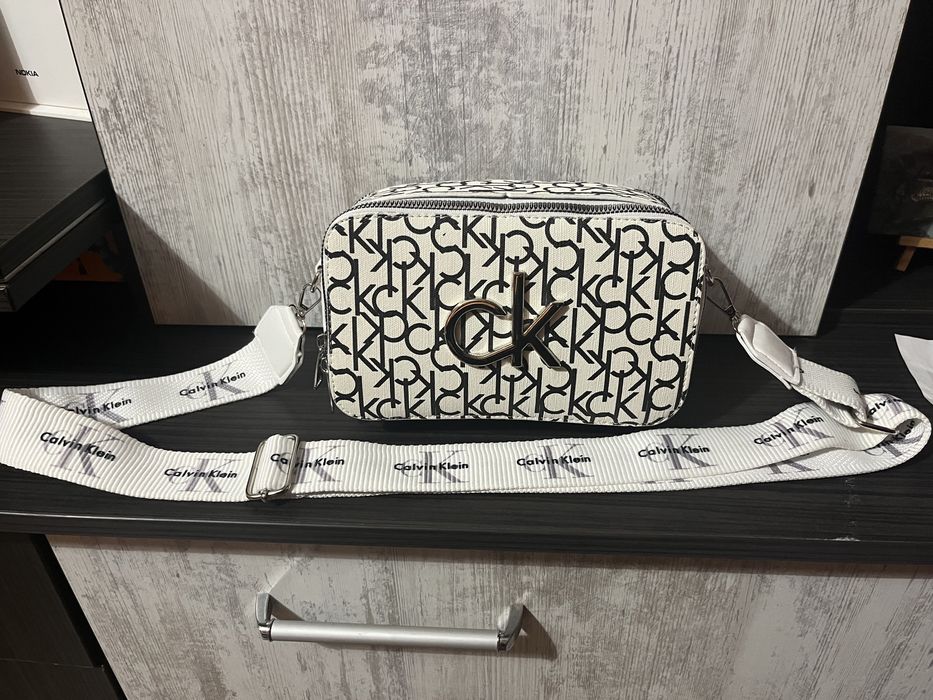Дамска чанта Calvin Klein
