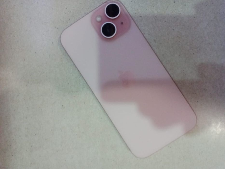 iPhone 15 Розовый 128 Gb