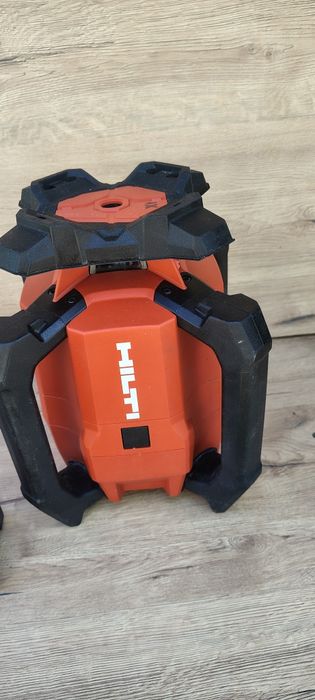 Laser panta Hilti pr 40 22 nuron. Receptor pra400, incarcator c6 si baterie