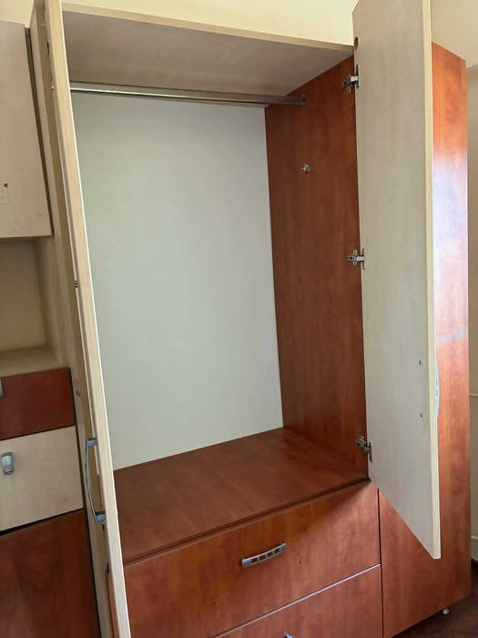 Mobila tineret 4 piese, stare foarte buna