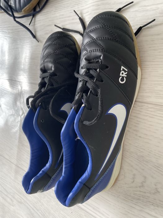 Продам футзалки и бутсы