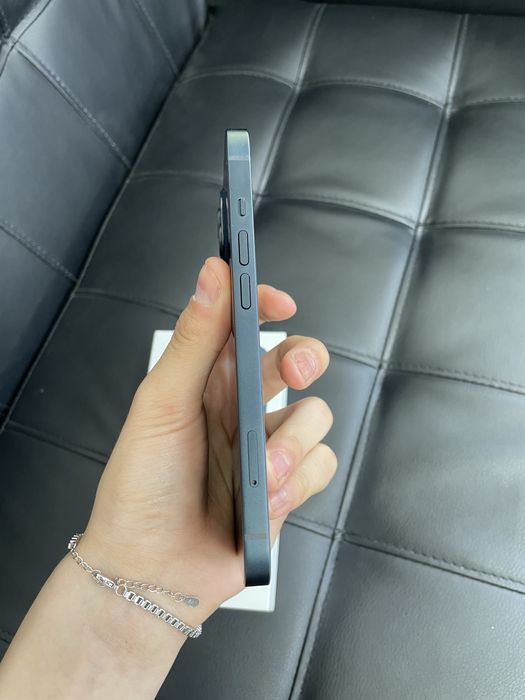 Продам айфон 13 128гб