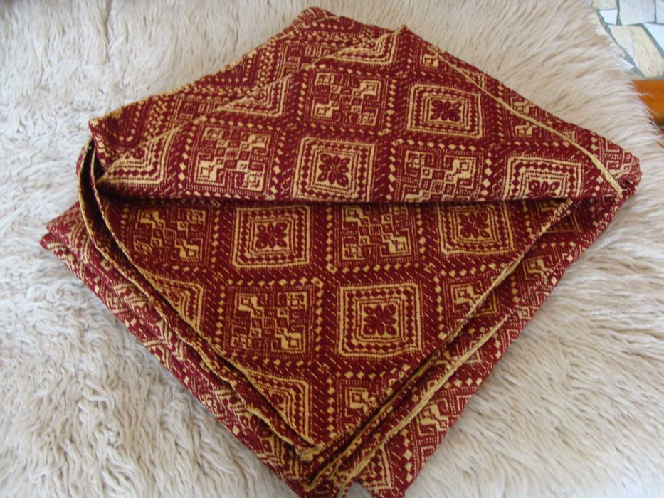 Автентични терлици, торби, престилка, албени и покривка за спалня