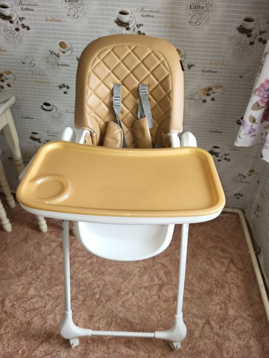 Стульчик для кормления малыша
