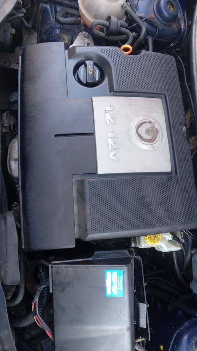 Capota bara far stanga dreapta faruri VW Polo 9N 1.2 AZQ
