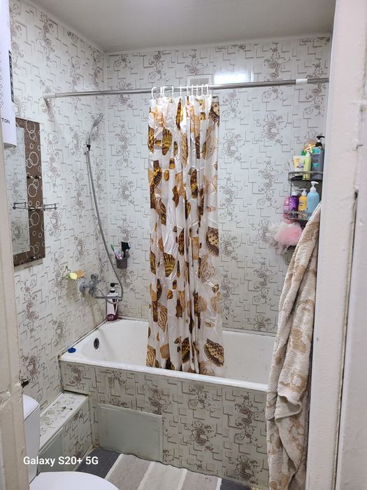 Kvartira sotiladi. Продаётся квартира.