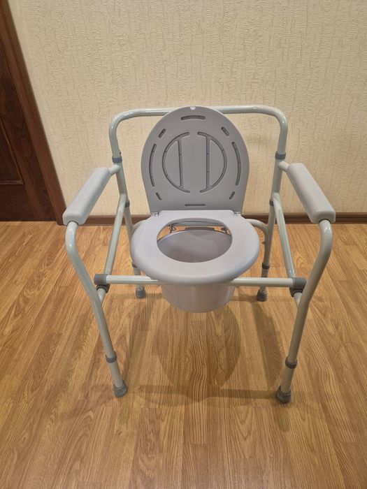 Стул туалетный для инвадидов
