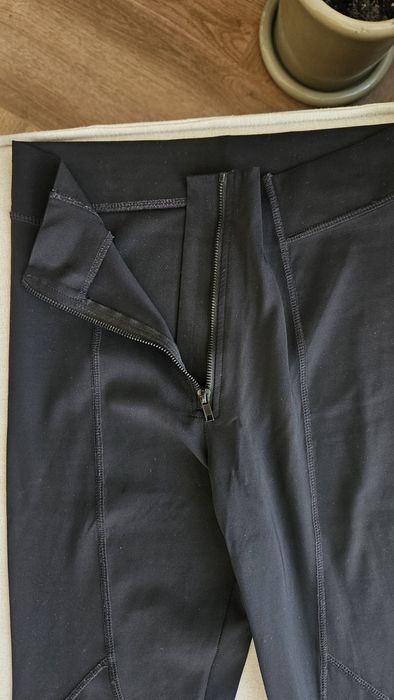 ZARA клин с цип и декоративни ръбове М размер
