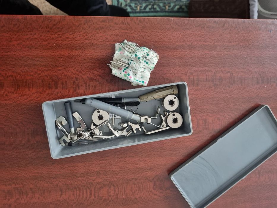 Продам швейную машинку