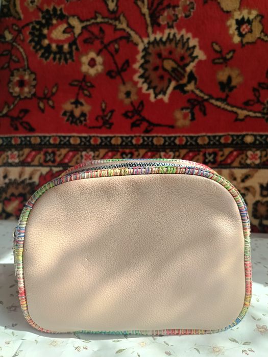 Продам сумочки б/у.