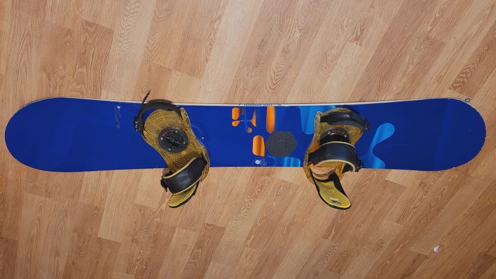 Placa snowboard Burton 152 cu legaturi Burton și boots Burton 42