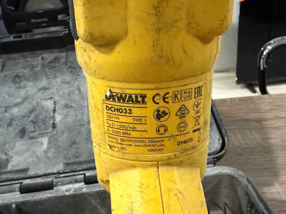 DeWALT DCH033N  Перфоратор