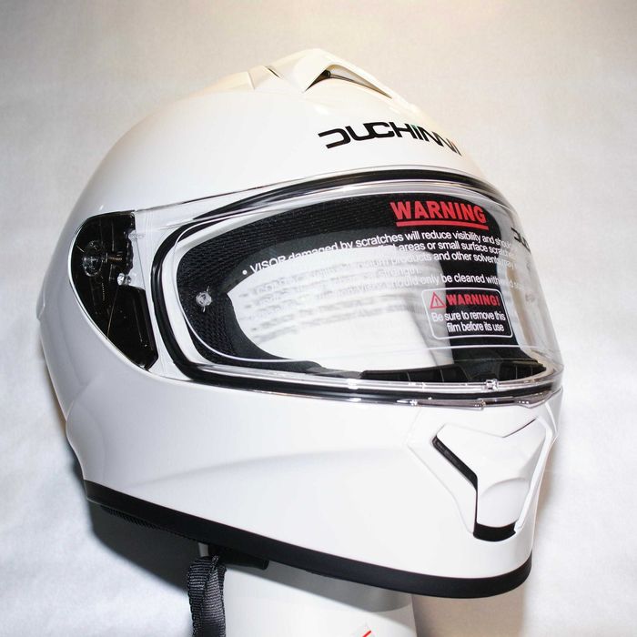 /НАМАЛЕНА/ Чисто нова каска DUCHINNI размер XL