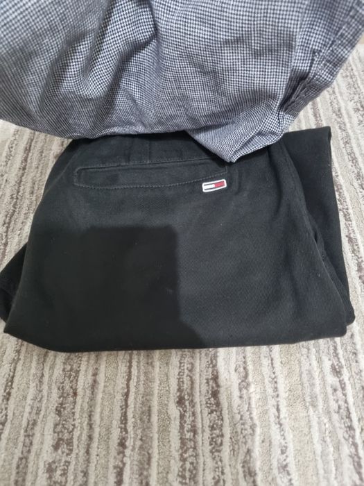 Vand lot 5 pantaloni Tommy Hilfiger