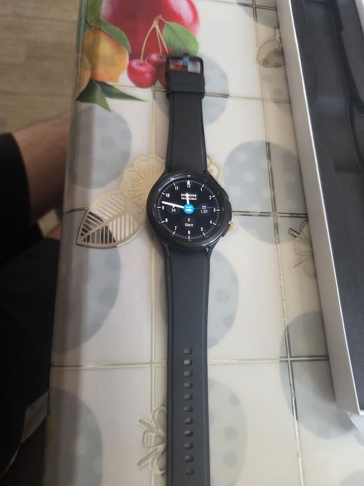 Продам часы Galaxy Watch4 Classic